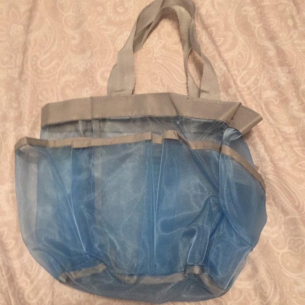 Travel toiletries organizer
